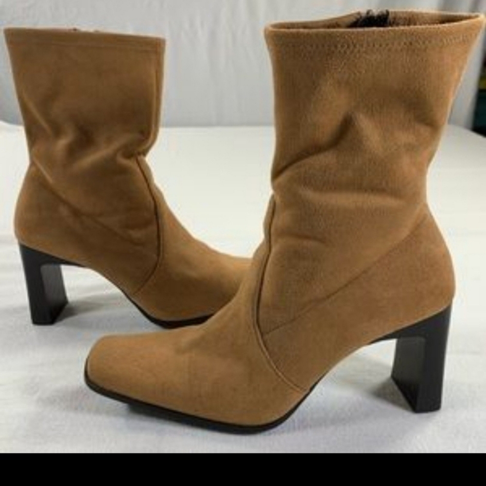 Predictions Women's Boots Camel Heeled Ankle Faux Suede Size 11